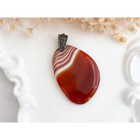 Golden Banded Agate Crystal Oval Shaped Large Silver Toned Vintage Pendant - Picture 11 of 12